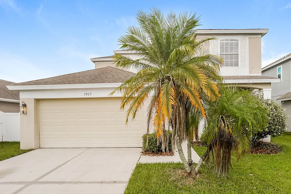 4 bed, 4.0 bath, 2559 sqft, $2,800 — Photo 1