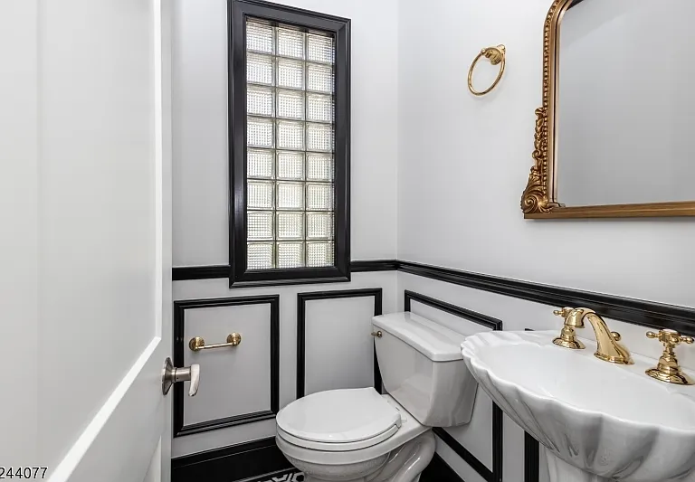 263 Walnut St #1 — Photo 19
