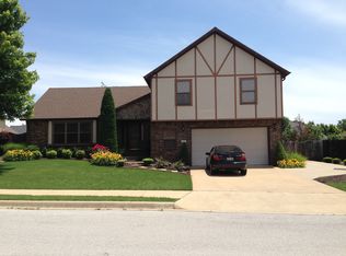 711 N 28th St, Rogers, AR 72756