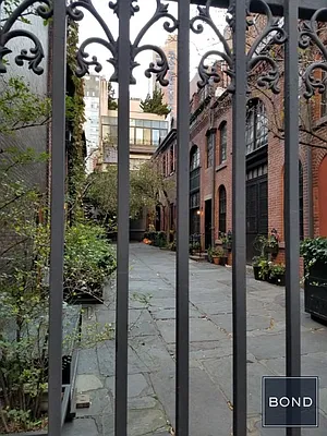 Rented by Bond New York | media 4