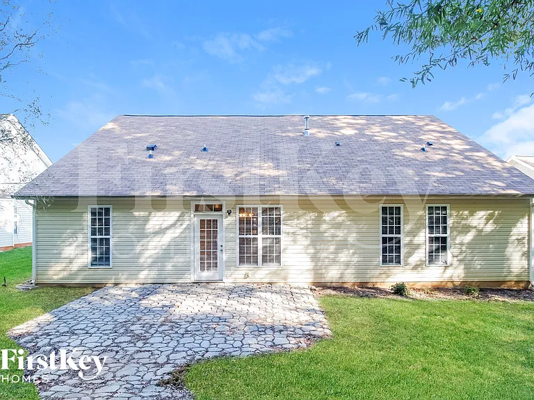 708 Hawthorn Ridge Dr — Photo 18