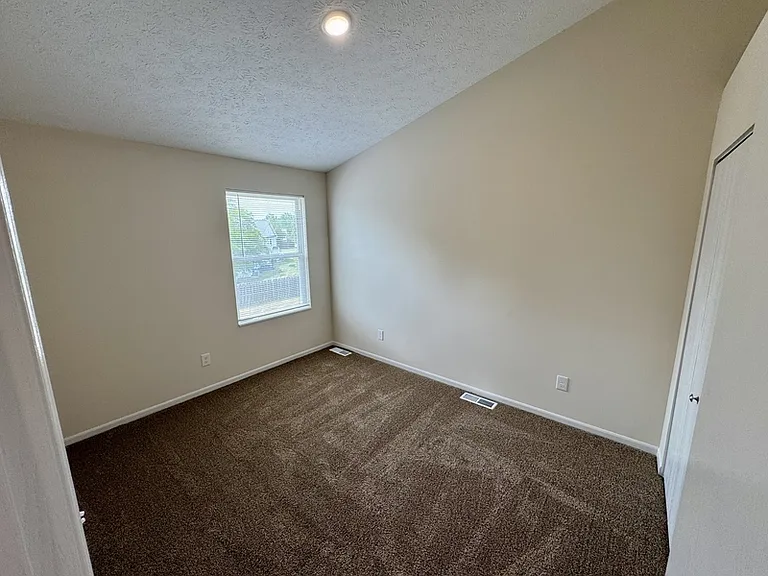 389-395 Abbeyville Rd #389 — Photo 11