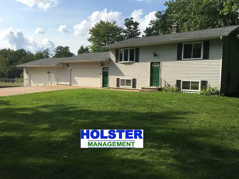 3382 Martin Rd — Photo 1