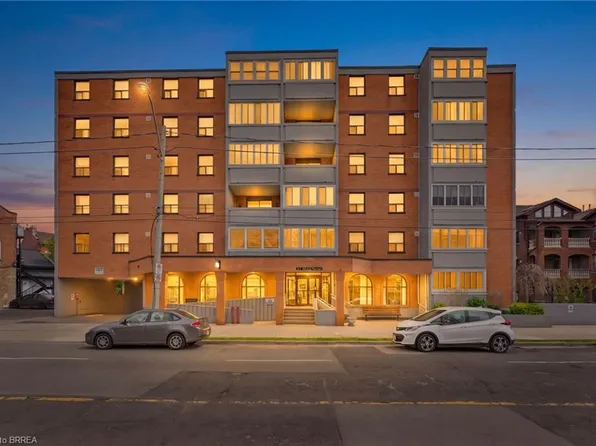 23 Main St #203, Hamilton, ON L9H 2P7
