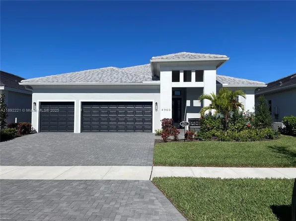 4960 Surfside Cir, Lakewood Ranch, FL 34211