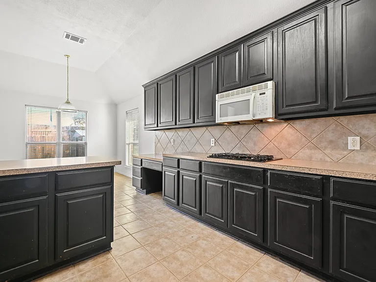 1665 Amberwood Loop — Photo 18