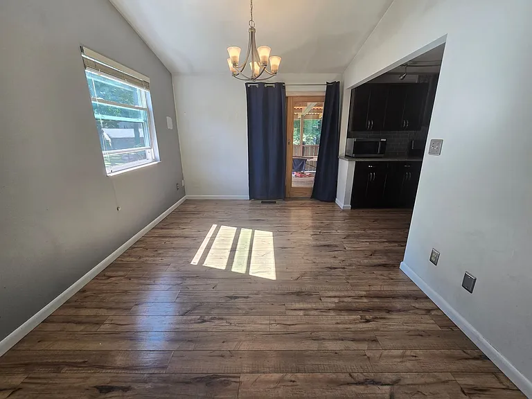 104 Ridgeview Dr — Photo 3