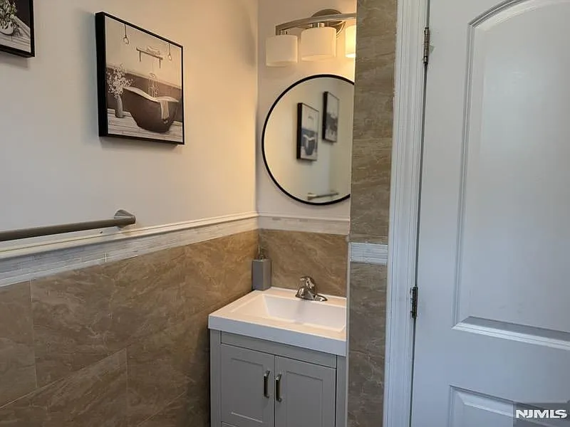 4 bed, 1564 sqft, $3,500 — Photo 4