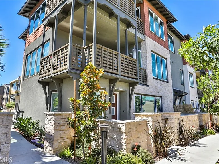 1207 Doheny Way — Photo 37