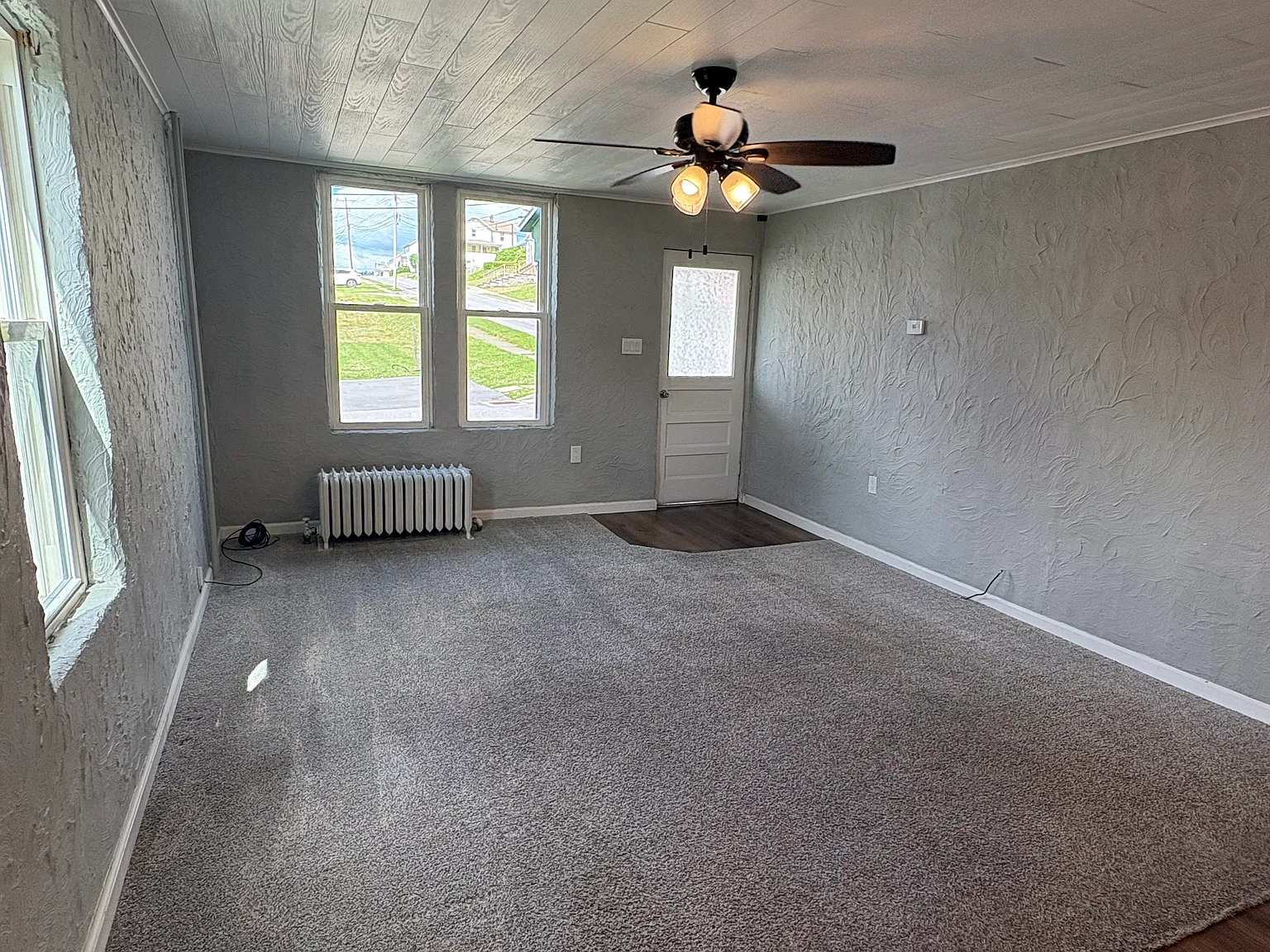 4 bed, 1440 sqft, $995 — Photo 2