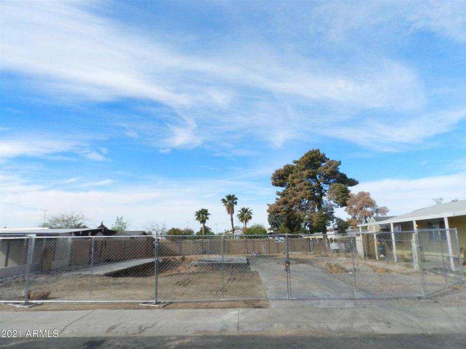 2nd image of 18002 N 19th Way