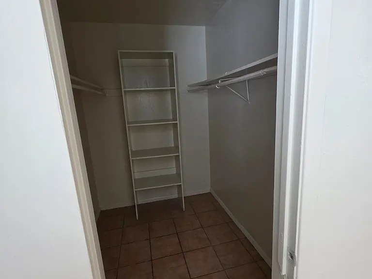 301 Utah St SE #4 — Photo 8