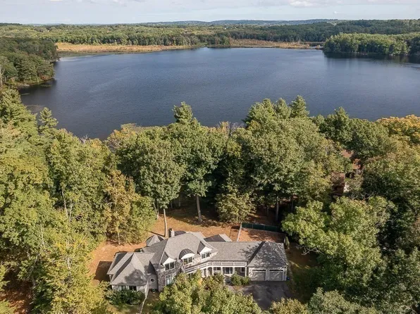 18 Lily Pond Rd, Boxford, MA 01921