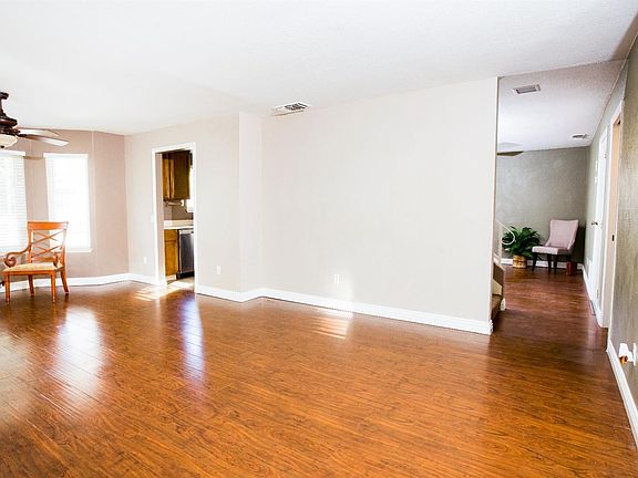 5th image of 1043 Northgate Dr