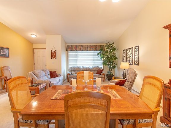 4th image of 10520 248 St Ct E