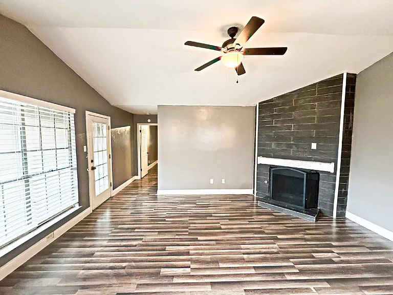 14431 Woods Hole Dr — Photo 4
