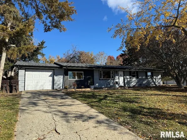 2135 W Orlando Dr, Peoria, IL 61614