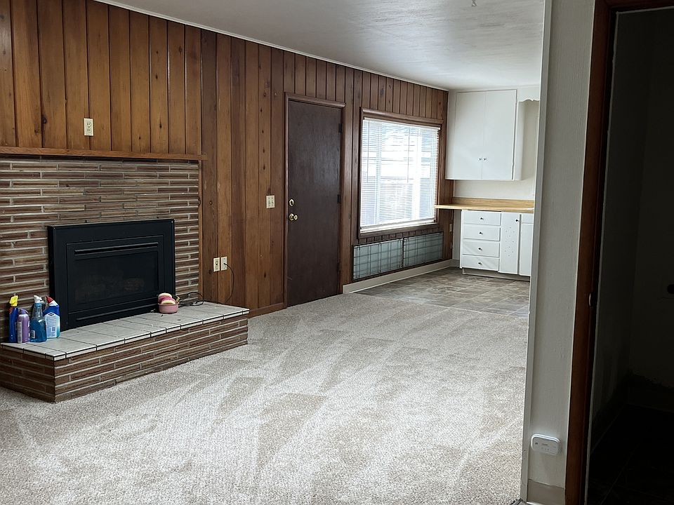 1st image of 30 1/2 Monroe St