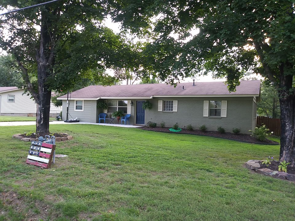1st image of 1025 S Lake Sequoyah Dr