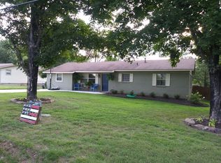 1025 S Lake Sequoyah Dr, Fayetteville, AR 72701