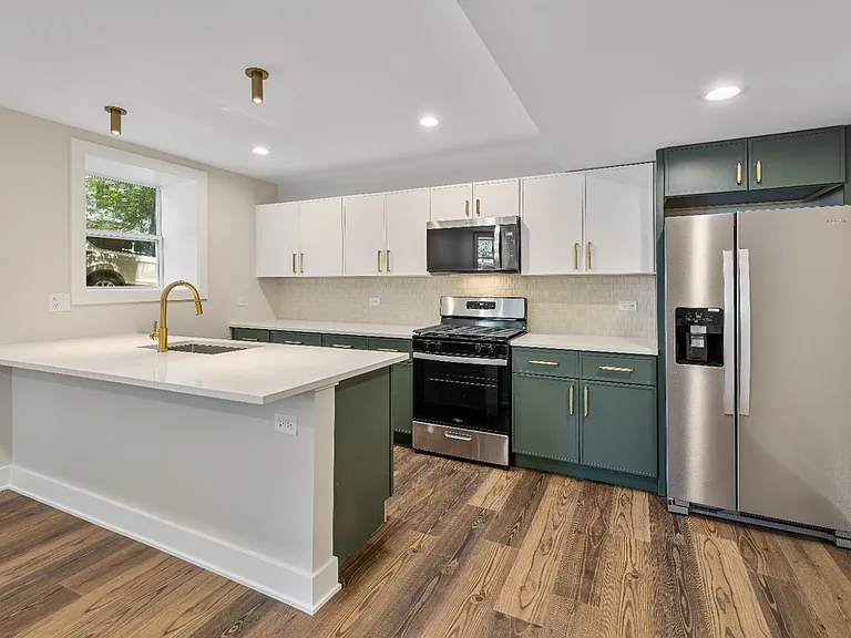 2257 N Sawyer Ave #G — Photo 1
