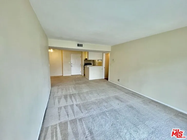 18307 Burbank Blvd #207 — Photo 5