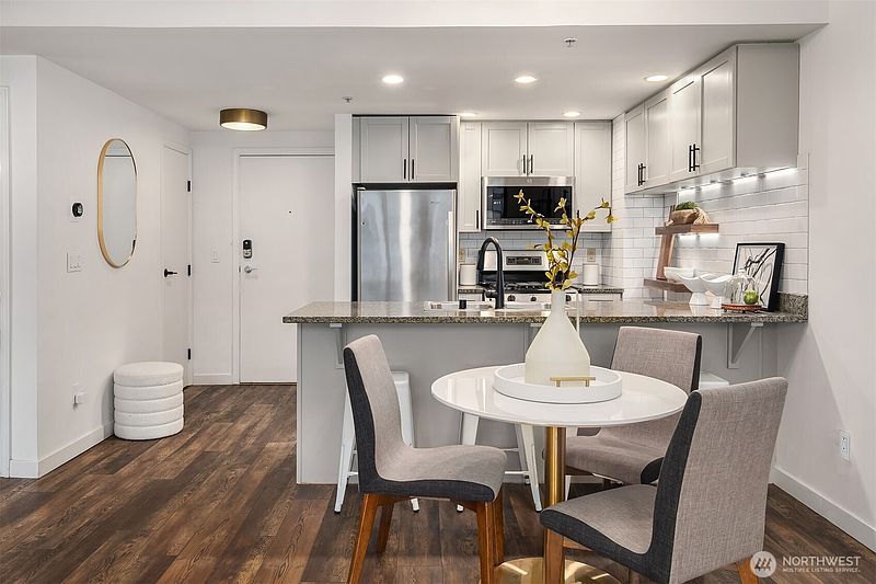 5th image of 1420 Terry Avenue #603