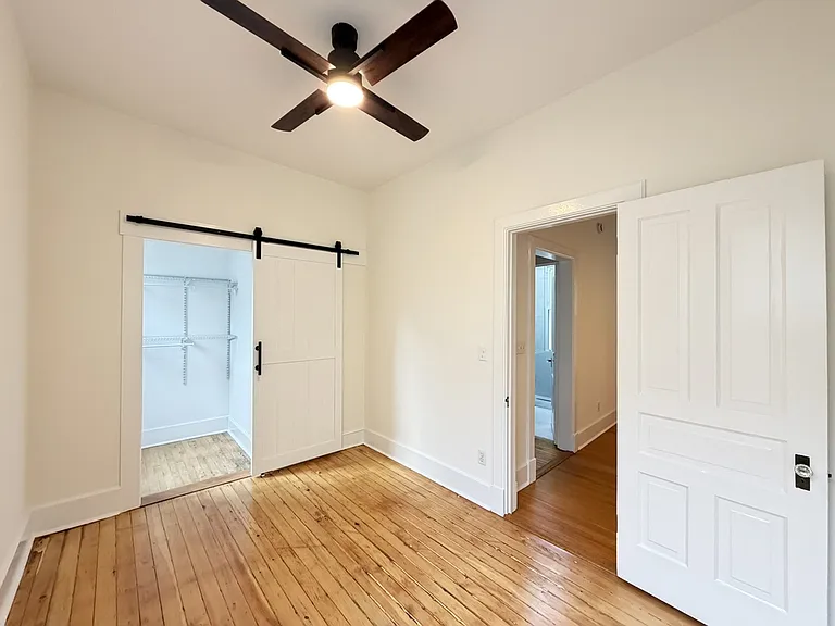 1111 W Roscoe St #2C — Photo 17