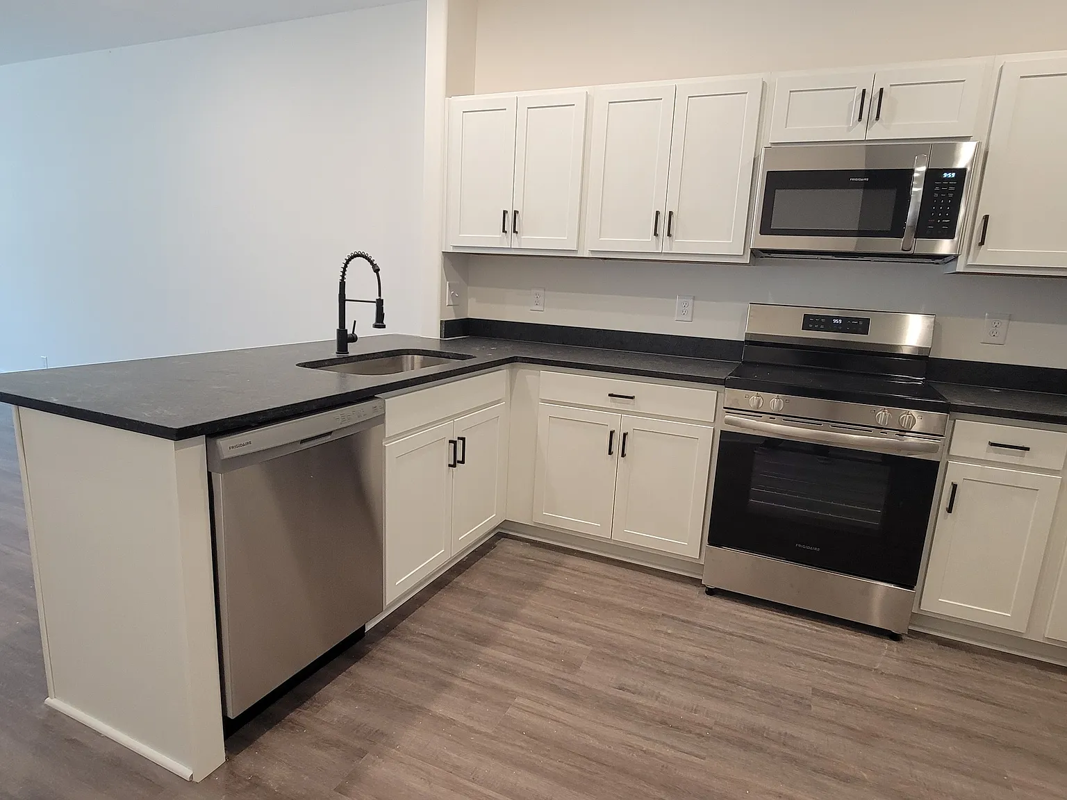 Beautiful Home in Clarksville! — Photo 4