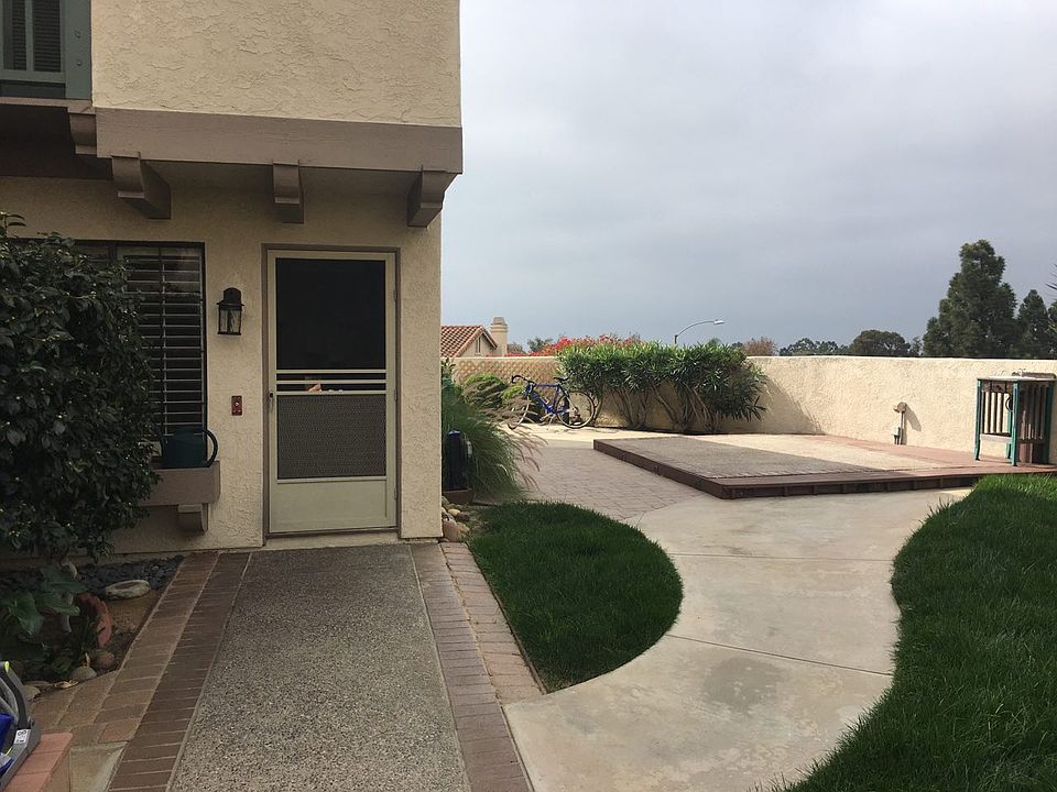 1st image of 951 Boxwood Ct