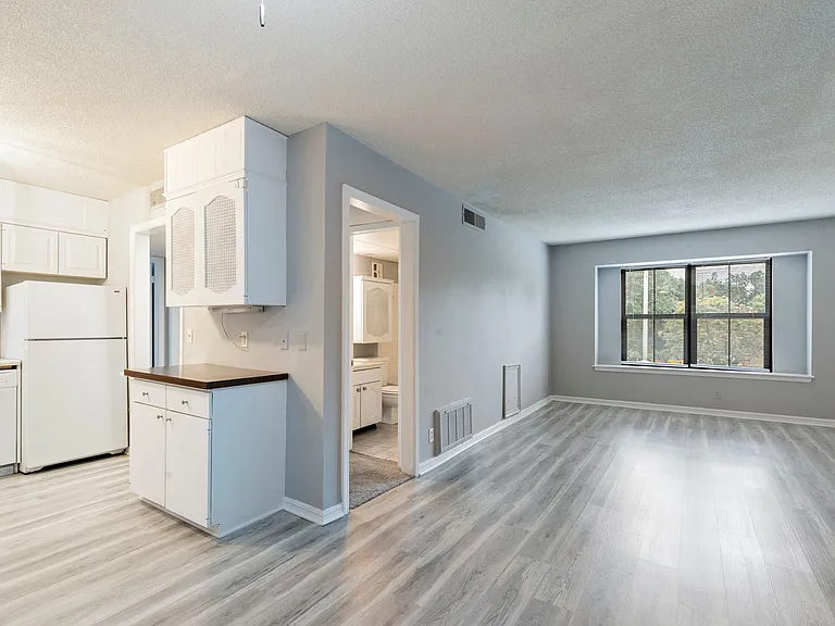 Woodward Park Apartments — Photo 13