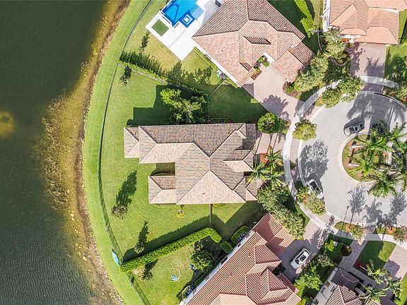 4th image of 8750 Lakeview Drive