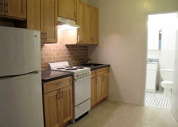 422 E 73rd St #3B — Photo 4