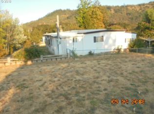 755 SE Thompson Ave, Winston, OR 97496