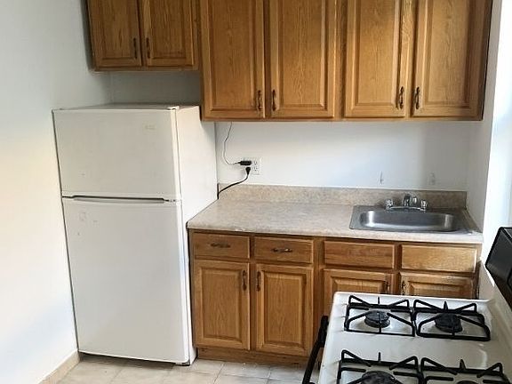 2nd image of 2168 35th St APT 5F