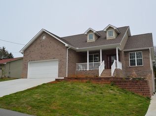 402 Humphrey Dr, Seymour, TN 37865