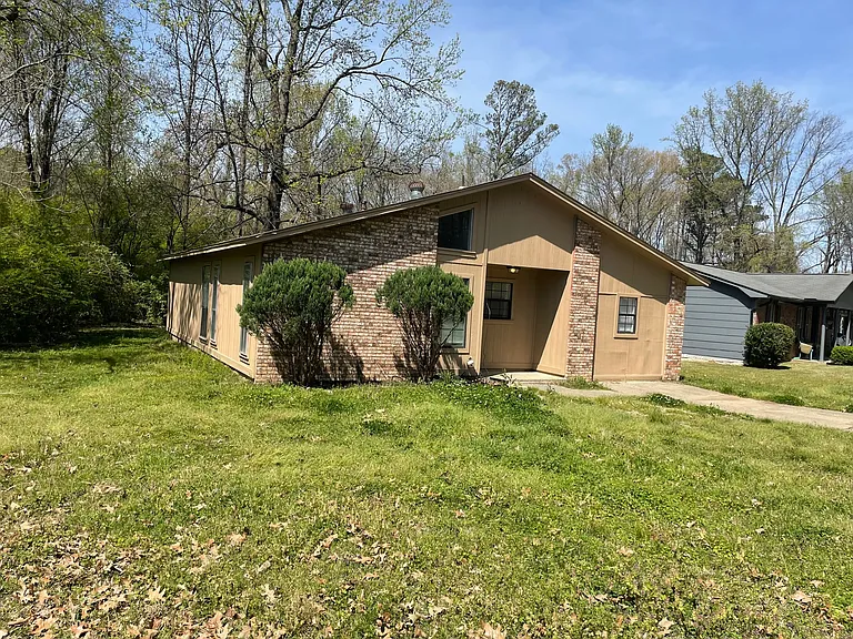 4303 Arehart Dr — Photo 1