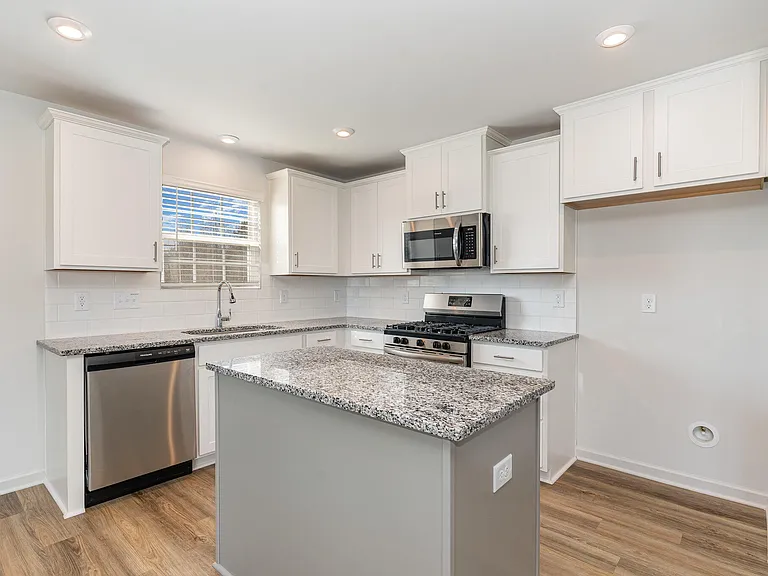 385 Dasu Dr #1 — Photo 5