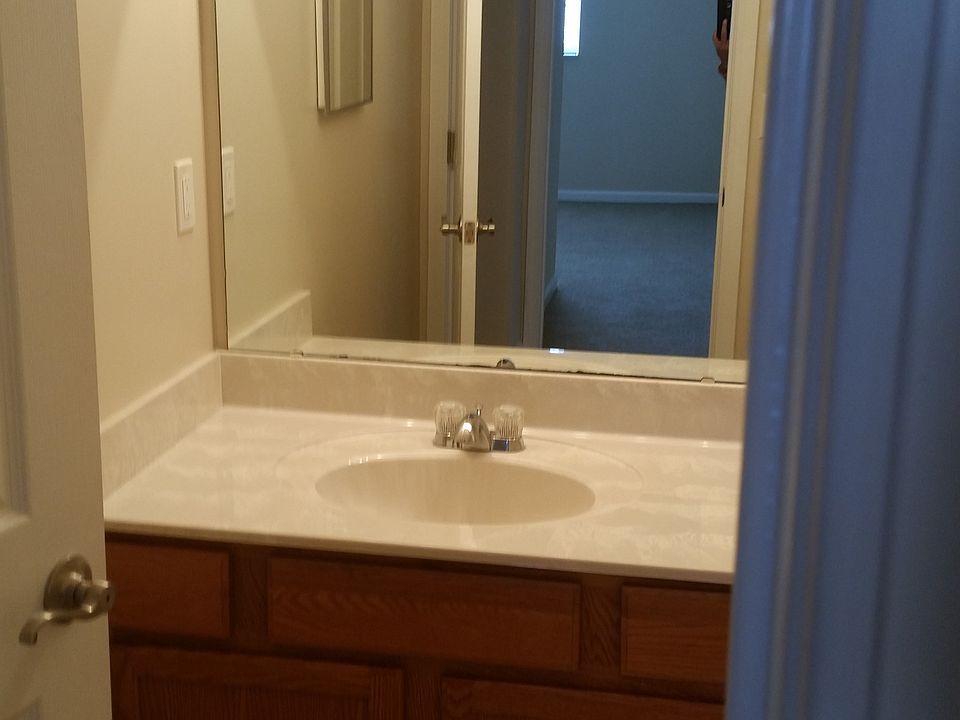 2nd image of 201 Overland Rdg APT 154
