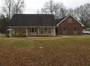 1817 Phillips Hill Rd, Columbus, MS 39702