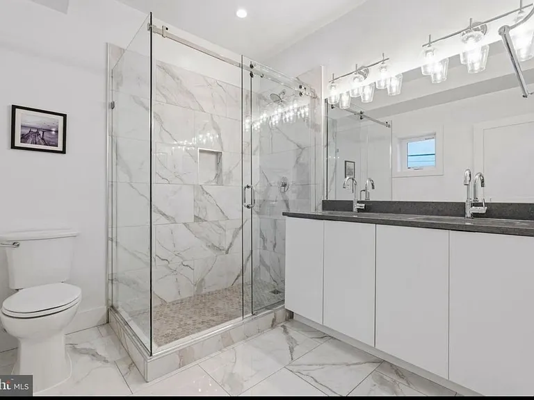 1722 W Virginia Ave NE #2A — Photo 4