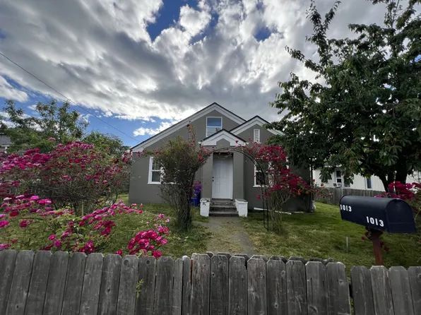1013 S 5th Ave, Kelso, WA 98626