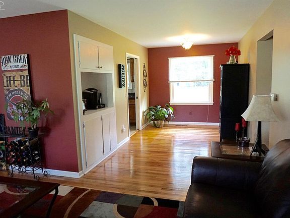 3rd image of 8107 Dover Dr