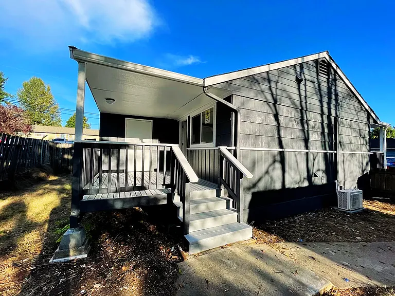 1503 Index Ave NE — Photo 23