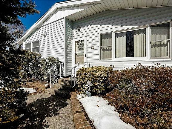 3rd image of 5 Joseph Ct
