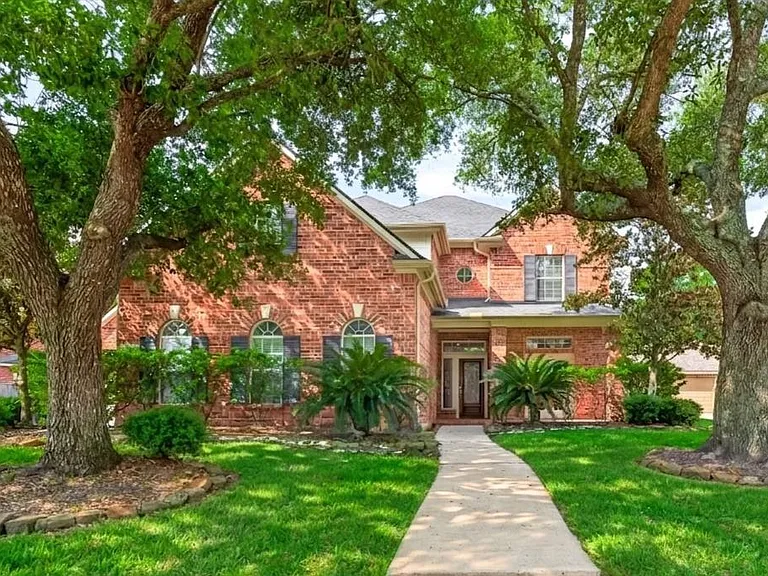 8110 Clearwater Xing — Photo 1