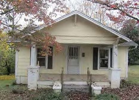1st image of 428 Chapel Cres