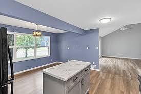 3rd image of 1167 Manfeld Dr