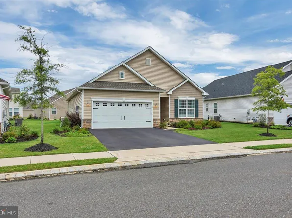 11 Beach Dr, Eastampton, NJ 08060