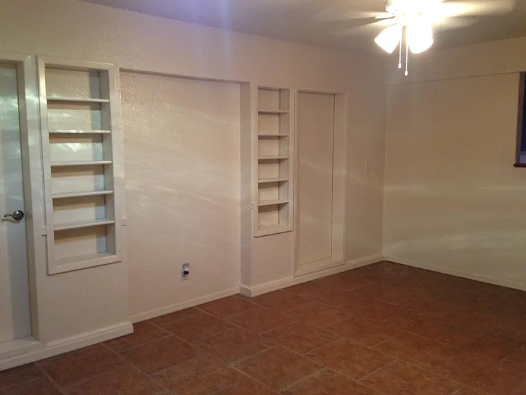 1853 E Gemini Dr — Photo 2